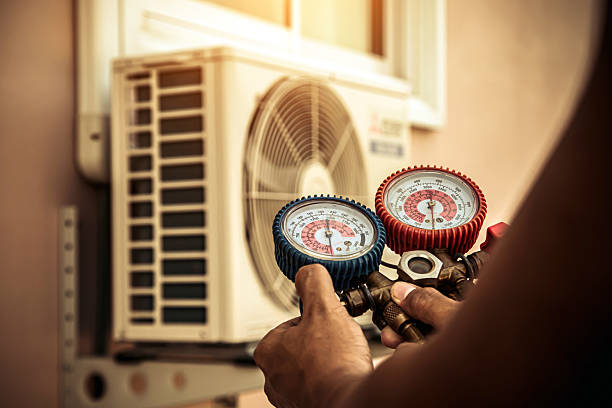 Professional Furnace Repair technician working in Manor, TX